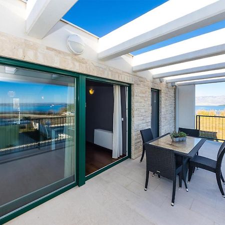 Queen Beach Apartments Nin Buitenkant foto